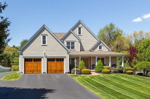 141 Farm St, Millis, MA 02054 exterior