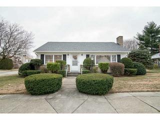 82 Garland Ave, Cranston, RI 02910 exterior