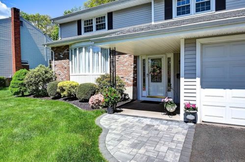 268 Lamplighter Ln, Hartford, CT 06111 exterior