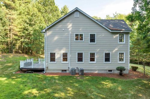 8 Milton Pl, Hollis, NH 03049 exterior