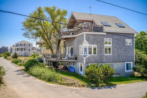 18 69Th St, Plum Island, MA 01950 exterior