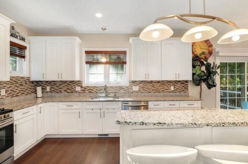 22 Beacon St, Shrewsbury, MA 01545 exterior