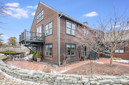 46 Granite St, Pigeon Cove, MA 01966 exterior