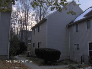 24 Mohawk Ct, Cromwell, CT 06416 exterior