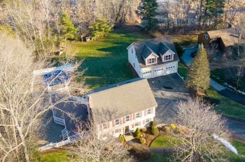 4 Joseph St, Derry, NH 03038 exterior