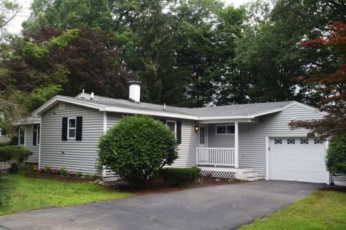 102 Lakeside Dr, Shrewsbury, MA 01545 exterior