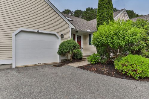 15 Executive Dr, Mashpee, MA 02649 exterior