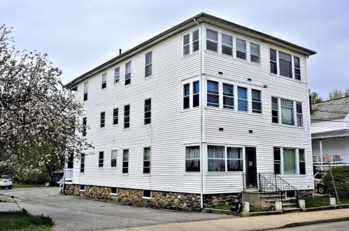 146 Charlton St, Globe Village, MA 01550 exterior