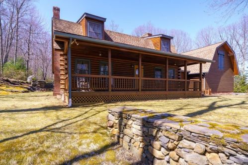 41 Ladd Rd, Ellington, CT 06029 exterior