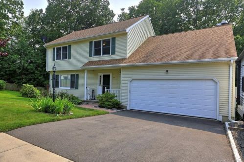 38 Nicole Dr, Milford, CT 06460 exterior