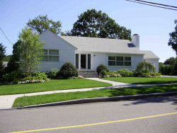 90 Greenwood St, Newton, MA 02459 exterior