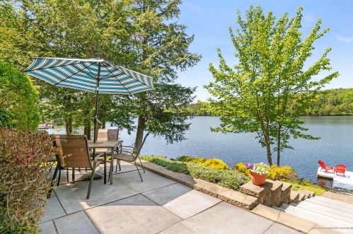 38 Upper Narrows Ln, Winthrop, ME 04364 exterior