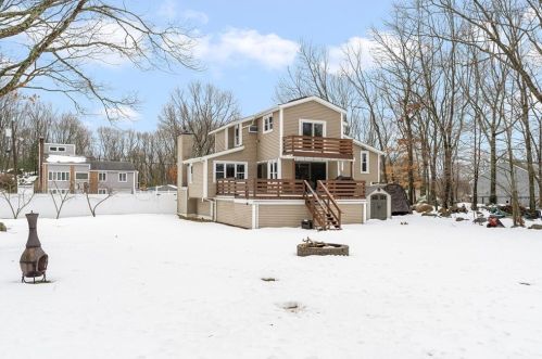 67 Highwood Dr, Coventry, RI 02816 exterior