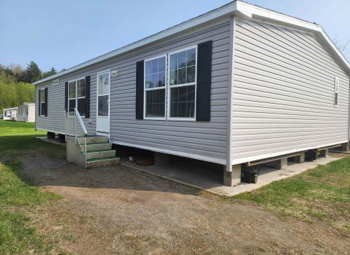 9 Marietta Ln, Northumberland, NH 03582 exterior