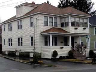 164 Greenwood Ave, Waterbury, CT 06704 exterior