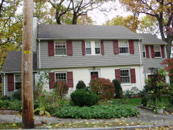 142 Kirkstall Rd, Newton, MA 02460 exterior