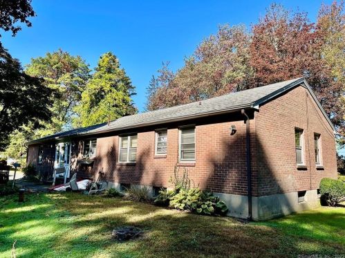 15 Old Wolcott Rd, Bristol, CT 06010 exterior