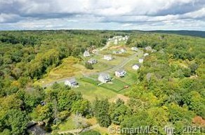 23 Skyline Dr, East Hampton, CT 06424 exterior