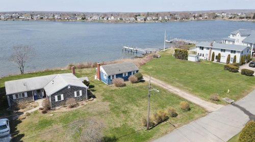 31 Sunset Shore Dr, South Kingstown, RI 02882 exterior