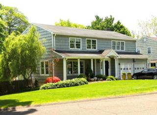 56 Coachlamp Ln, Tokeneke, CT 06820 exterior