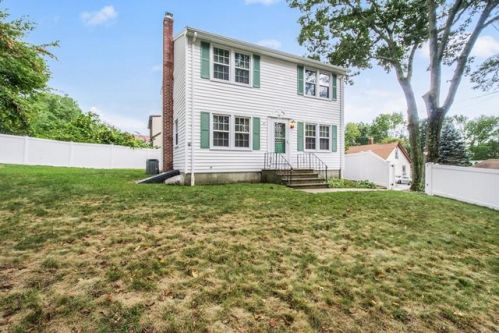 551 Summer Pl, Blackstone, MA 01504 exterior