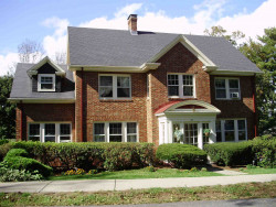 27 Chesterfield Rd, Newton, MA 02465 exterior
