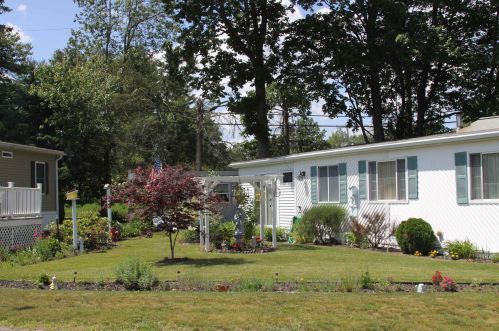1 Grenier Blvd, Londonderry, NH 03053 exterior