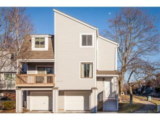 39 Peddlers Dr, Branford, CT 06405 exterior