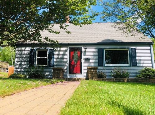 8 Madeline St, Worcester, MA 01603 exterior