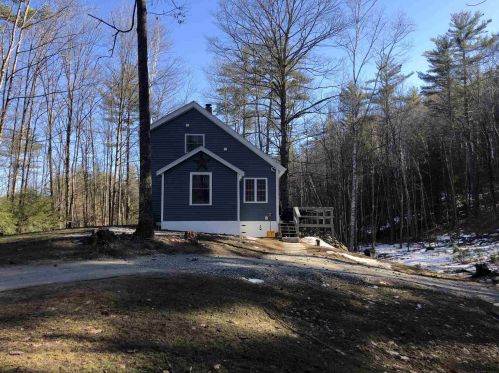 80 Hardy Rd, Loudon, NH 03307 exterior
