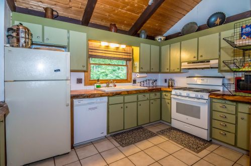 3 Upper Lakeview Dr, Madison, NH 03849 exterior