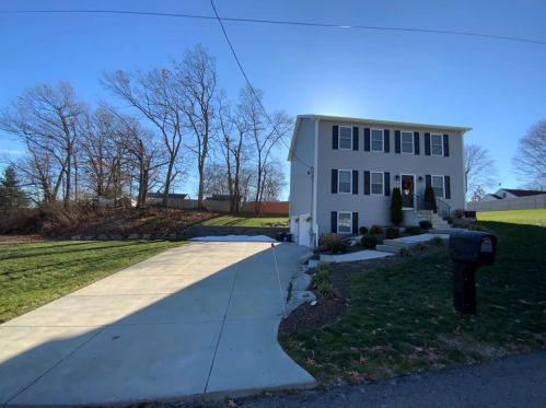 17 Polk St, Johnston, RI 02919 exterior