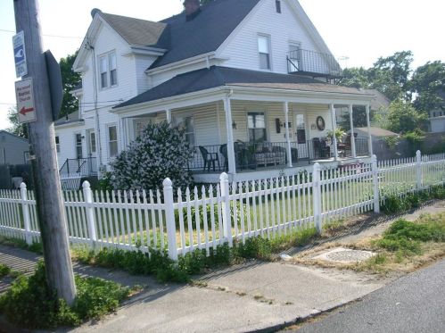 346 Pawtuxet Ave, Warwick, RI 02888 exterior
