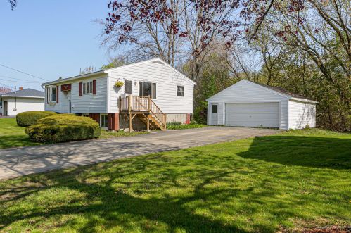 20 Marie St, Winslow, ME 04901 exterior