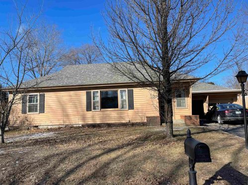 5 Fairview Ave, Pembroke, NH 03275 exterior