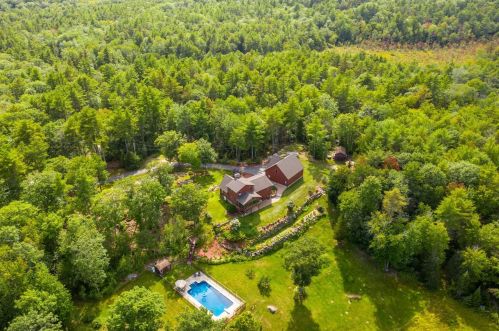 1316 1St Crown Point Rd, Strafford, NH 03884 exterior