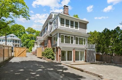 21 Arborough Rd, Roxbury-Xing, MA 02131 exterior