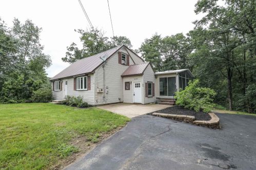 48 Old Derry Rd, Londonderry, NH 03053 exterior