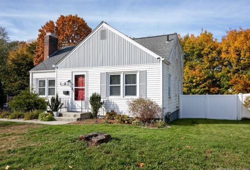 136 Hawthorne St, Manchester, CT 06042 exterior