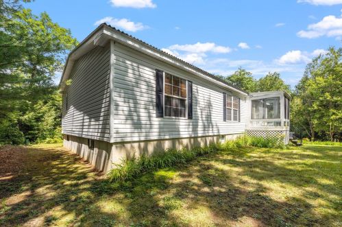 1052 Corn Hill Rd, Boscawen, NH 03303 exterior