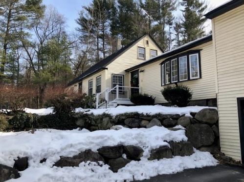 5 Sunset Dr, Londonderry, NH 03053 exterior