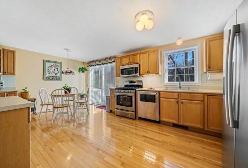 156 Pine Hill Rd, Nashua, NH 03063 exterior