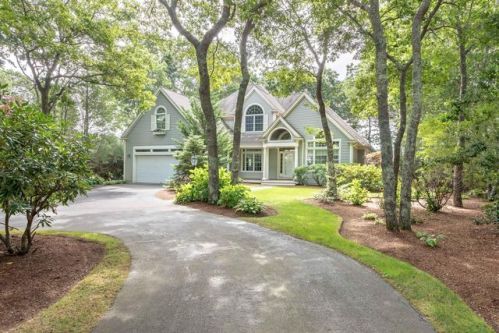 243 Willow Bend Dr, Mashpee, MA 02649 exterior