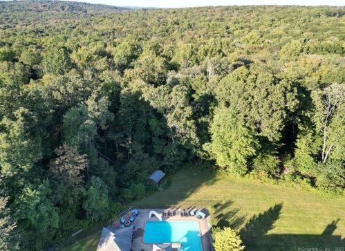 14 Country Club Rd, Seymour, CT 06483 exterior