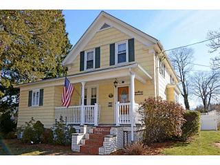 218 Fair St, Warwick, RI 02888 exterior