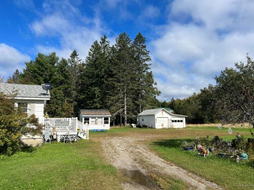 282 Central St, Bucksport, ME 04416 exterior