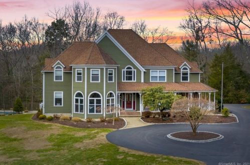 10 Falls Dr, Brookfield Center, CT 06804 exterior