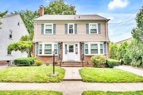 110 Savoy St, Providence, RI 02906 exterior