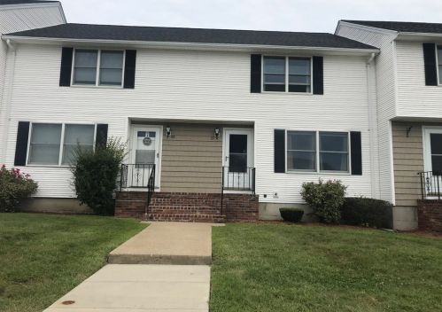 27 Christopher Dr, Methuen, MA 01844 exterior