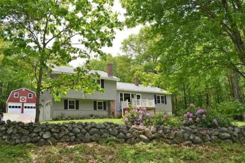 465 Bean Hill Rd, Tilton, NH 03276 exterior